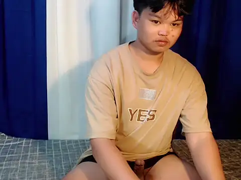 Reynelcock online show from November 19, 5:57 pm