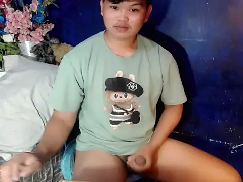 Reynelcock online show from December 22, 5:57 pm