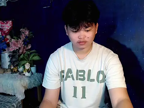 Reynelcock online show from October 24, 3:33 pm