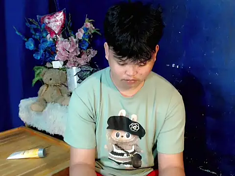 Reynelcock online show from November 28, 9:59 pm