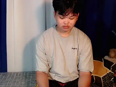 Reynelcock online show from October 22, 4:39 pm