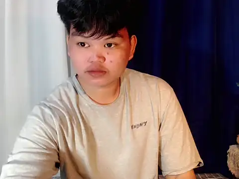 Reynelcock online show from November 18, 1:21 am