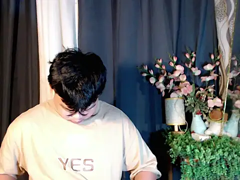 Reynelcock online show from October 28, 9:25 pm