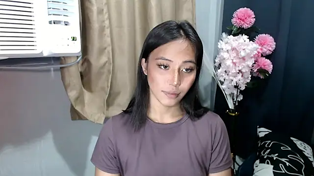 Snapshot of sweetiie_caren chatting on October 1, 5:23 am sweetiie caren online show from October 1, 5:23 am