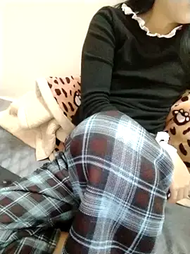 Kembong01 online show from March 7, 1:27 pm