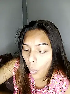 Wena Larson88 online show from November 3, 6:11 pm