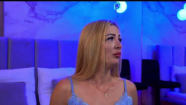 Izabellle02 online show from April 21, 4:08 am