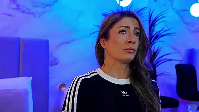 Izabellle02 online show from February 26, 5:18 am