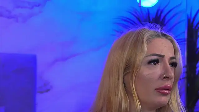 Izabellle02 online show from April 6, 3:57 am