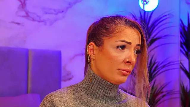 Izabellle02 online show from January 13, 6:06 am