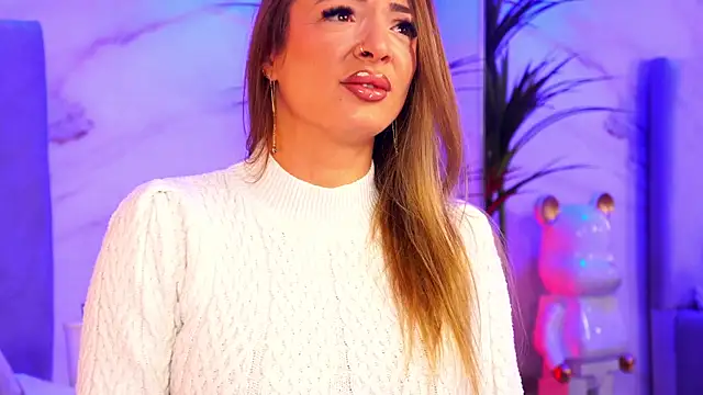 Izabellle02 online show from December 22, 6:24 am