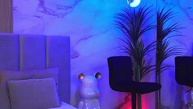 Izabellle02 online show from April 5, 3:46 am