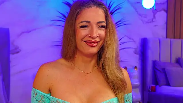 Izabellle02 online show from January 6, 5:44 am