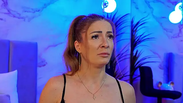 Izabellle02 online show from February 23, 4:36 am