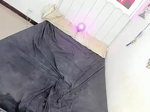 Snapshot of Aliyah_Bucks chatting on November 14, 1:37 pm Aliyah Bucks online show from November 14, 1:37 pm