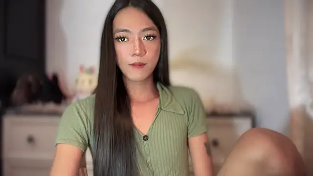 Snapshot of slimladyxoxo chatting on December 22, 7:14 pm slimladyxoxo online show from December 22, 7:14 pm