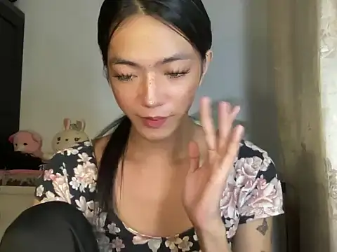 Snapshot of slimladyxoxo chatting on December 15, 11:31 pm slimladyxoxo online show from December 15, 11:31 pm