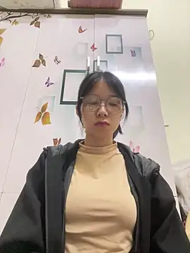 meomeo2k6 online show from December 5, 1:43 pm