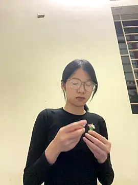 meomeo2k6 online show from December 18, 1:59 pm