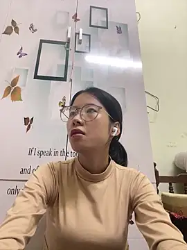 meomeo2k6 online show from November 11, 1:50 pm