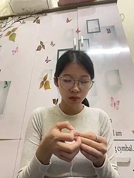 meomeo2k6 online show from December 3, 6:47 am