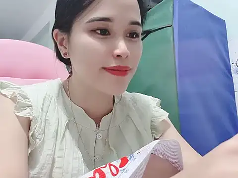 Snapshot of Prudenn_2k chatting on October 28, 6:29 pm Prudenn 2k online show from October 28, 6:29 pm