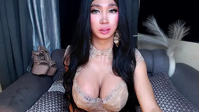 Snapshot of UrGoddess_xx chatting on September 22, 12:00 pm UrGoddess xx online show from September 22, 12:00 pm