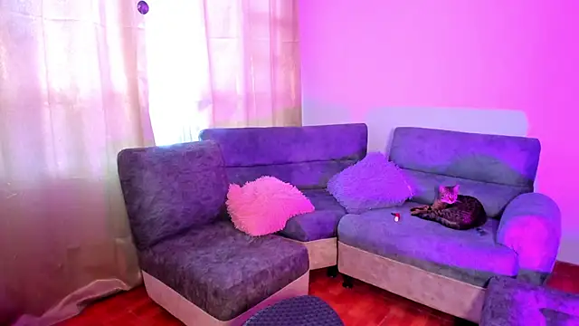 Shophie thoopson online show from October 28, 12:26 pm