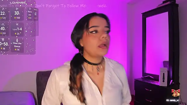 Shophie thoopson online show from December 21, 9:04 pm