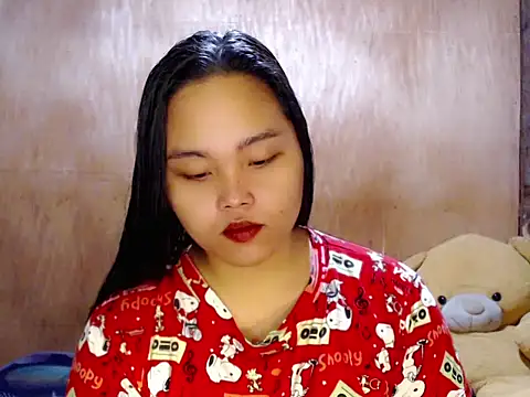  Lylia online show from April 4, 8:04 pm