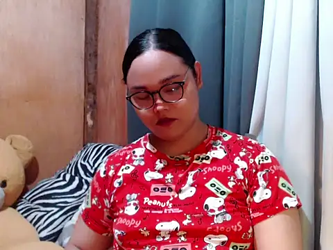 Snapshot of _Lylia chatting on December 21, 6:37 am Lylia online show from December 21, 6:37 am