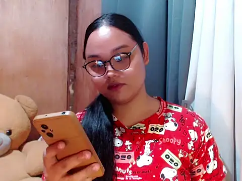 Snapshot of _Lylia chatting on December 17, 11:21 pm Lylia online show from December 17, 11:21 pm