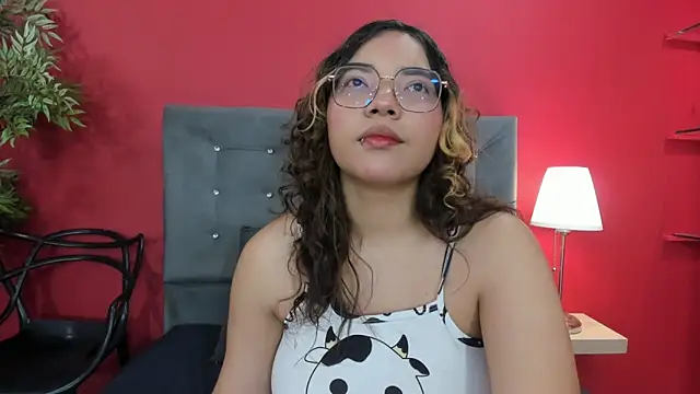 Snapshot of AliceCamxxx chatting on September 17, 2:19 pm AliceCamxxx online show from September 17, 2:19 pm