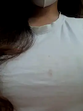 Snapshot of Muna_LM chatting on June 11, 12:32 am Muna LM online show from June 11, 12:32 am