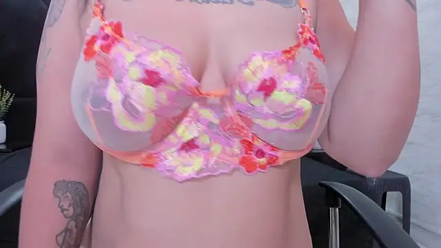 Dantzel  online show from February 11, 7:58 pm