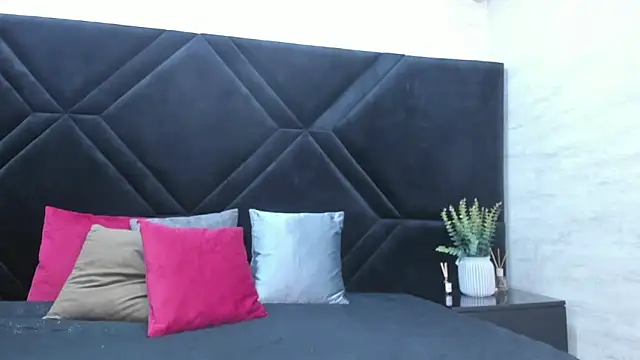 Dantzel  online show from March 7, 6:46 pm