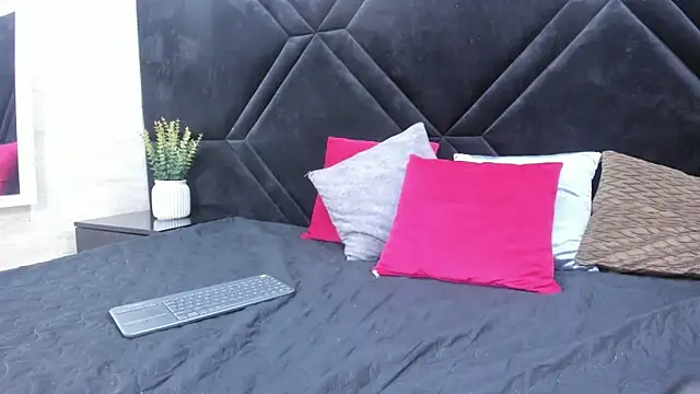 Dantzel  online show from March 14, 6:47 pm