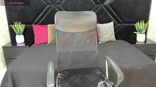 Dantzel  online show from February 6, 7:54 pm