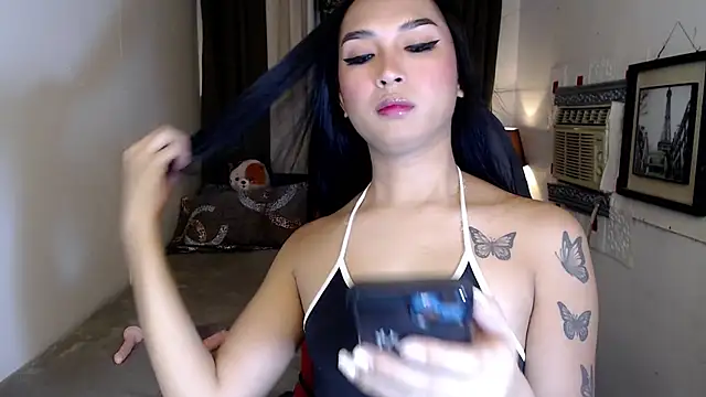 Snapshot of Goddess_Isabel chatting on October 13, 9:49 pm Goddess Isabel online show from October 13, 9:49 pm