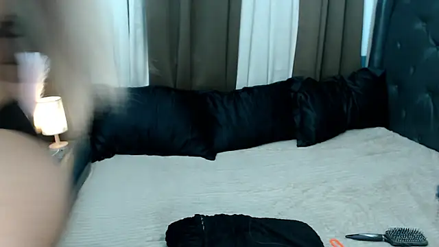 Goddess Isabel online show from April 9, 6:15 am