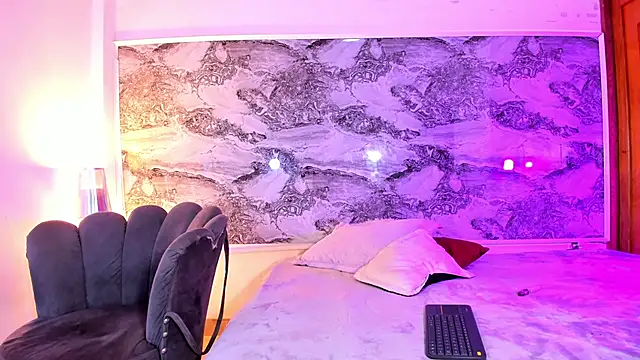 miss daphnevega online show from December 3, 5:52 am