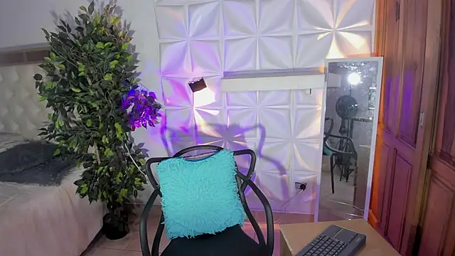 miss daphnevega online show from November 6, 3:21 am