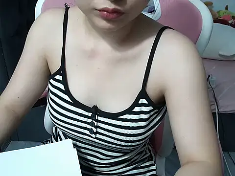 Snapshot of Ori-Yannie chatting on October 11, 7:53 am Ori-Yannie online show from October 11, 7:53 am