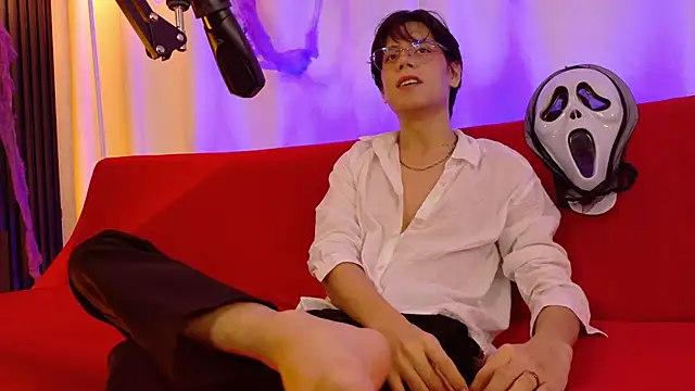 Snapshot of luixdust_ chatting on October 24, 6:23 am luixdust online show from October 24, 6:23 am