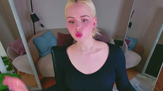 Mary Lane  online show from March 21, 8:35 pm