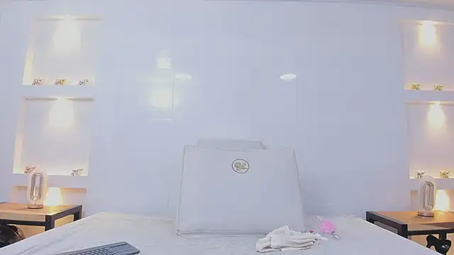 ikia lopez  online show from January 15, 11:46 am