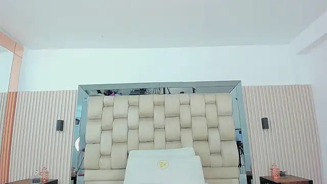 Snapshot of ikia_lopez_ chatting on November 6, 7:29 pm ikia lopez online show from November 6, 7:29 pm