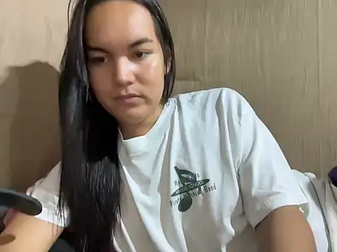Snapshot of Enchantress_Magdalena chatting on July 10, 10:37 am Enchantress Magdalena online show from July 10, 10:37 am