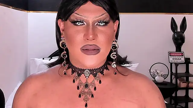 Snapshot of MistressDuhara chatting on April 19, 8:22 pm MistressDuhara online show from April 19, 8:22 pm