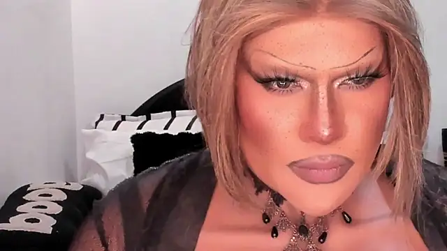 Snapshot of MistressDuhara chatting on May 17, 3:50 am MistressDuhara online show from May 17, 3:50 am
